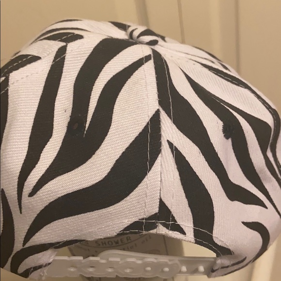 KUKUJI cap black white nwt - Picture 3 of 8